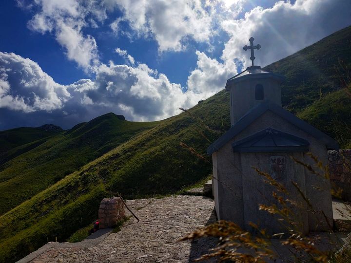 (ВИДЕО) Втор ден Духовден, традиционално искачување на Парумба – Ohrid1